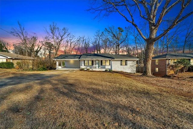 5666 Woodland Drive, Douglasville, GA 30135