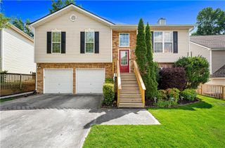 5822 Bridgeport Court, Flowery Branch, GA 30542