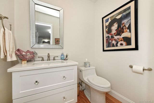 269-10 Grand Central Parkway 15L, Floral Park, NY 11005