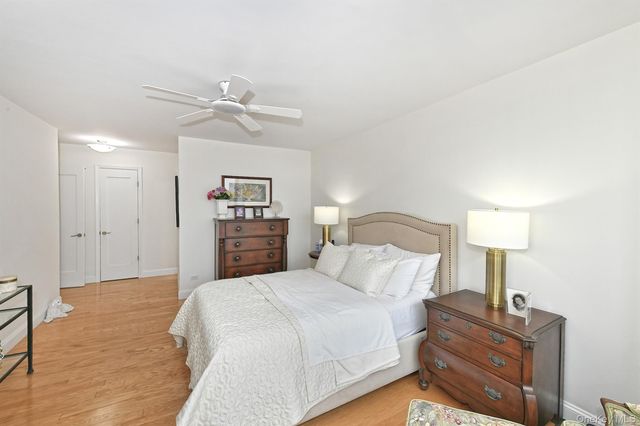 269-10 Grand Central Parkway 15L, Floral Park, NY 11005