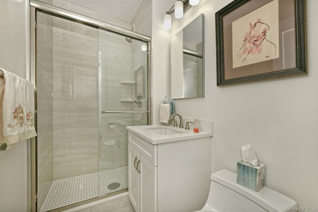 269-10 Grand Central Parkway 15L, Floral Park, NY 11005