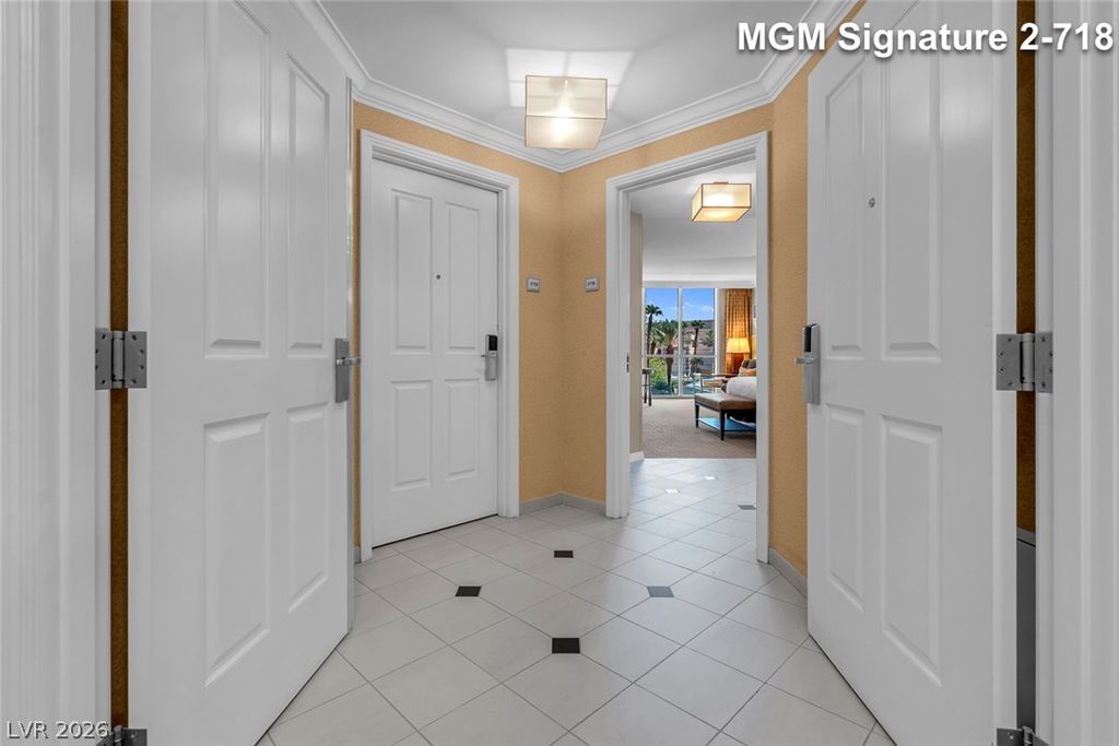 135 East Harmon Avenue 218, Las Vegas, NV 89109 — photo 3