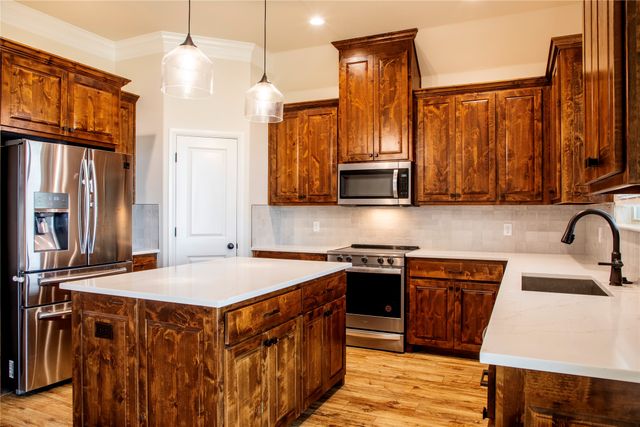 1045 Bermes Court, Brock, TX 76087