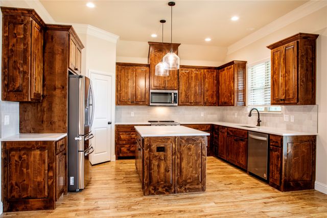 1045 Bermes Court, Brock, TX 76087