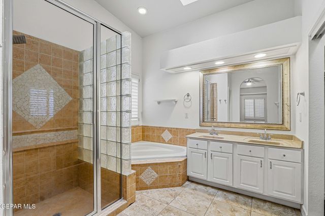 232 AVENIDA MIRADOR, Santa Teresa, NM 88008