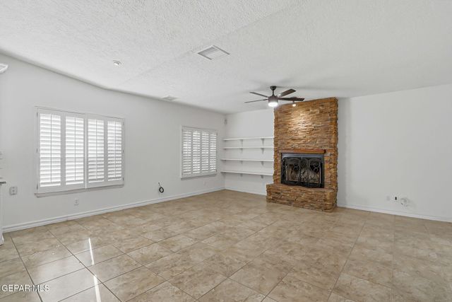 232 AVENIDA MIRADOR, Santa Teresa, NM 88008