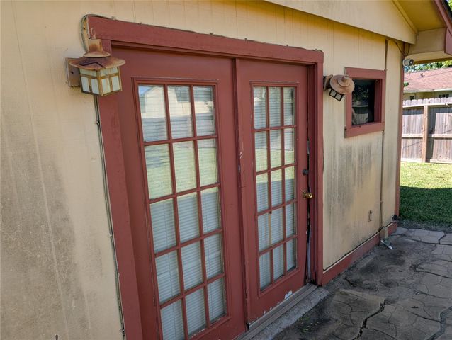 203 Mimosa Street, Lake Jackson, TX 77566