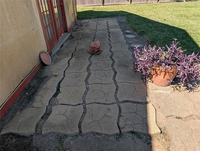 203 Mimosa Street, Lake Jackson, TX 77566