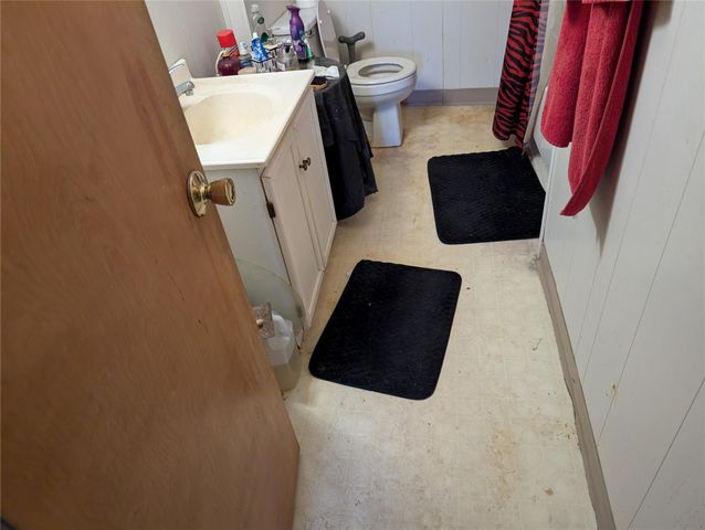 203 Mimosa Street, Lake Jackson, TX 77566