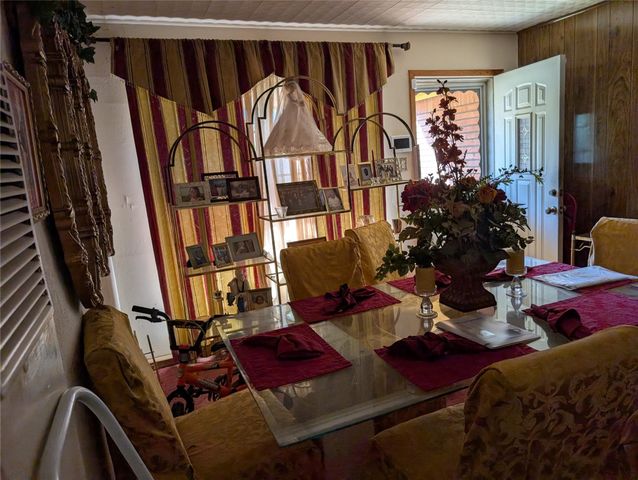 203 Mimosa Street, Lake Jackson, TX 77566