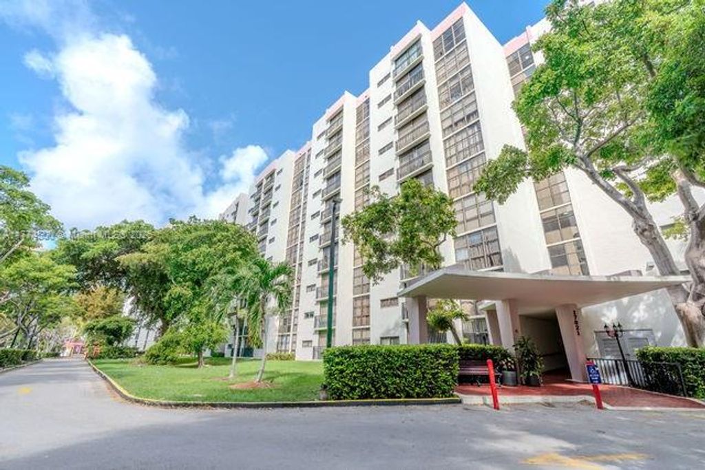 17021 N Bay Rd 414, Sunny Isles Beach, FL 33160