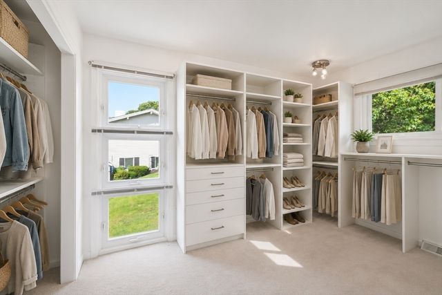 79 Edgewater Dr, Wareham, MA 02571