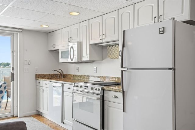 79 Edgewater Dr, Wareham, MA 02571