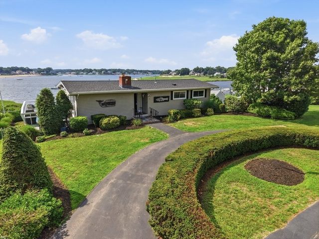79 Edgewater Dr, Wareham, MA 02571
