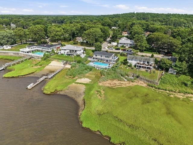 79 Edgewater Dr, Wareham, MA 02571