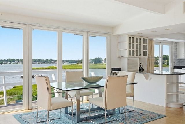 79 Edgewater Dr, Wareham, MA 02571