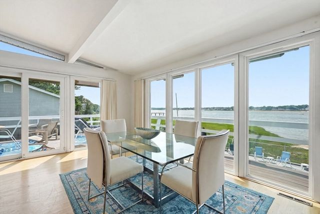 79 Edgewater Dr, Wareham, MA 02571