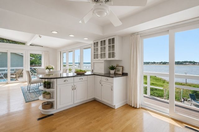 79 Edgewater Dr, Wareham, MA 02571