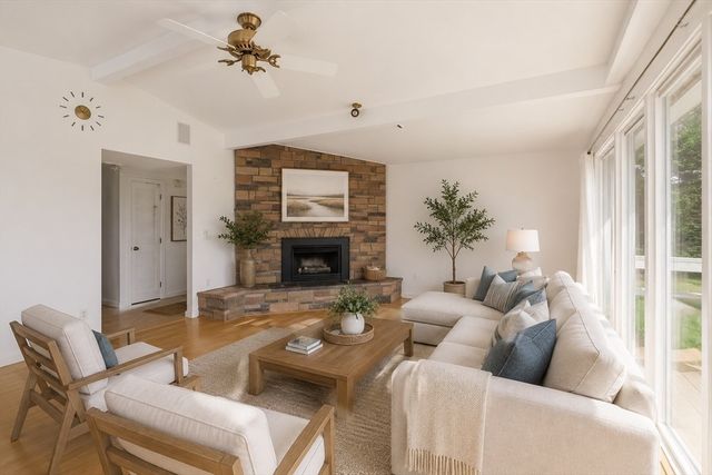 79 Edgewater Dr, Wareham, MA 02571