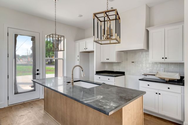 1738 Dr Db Todd Jr Blvd, Nashville, TN 37208