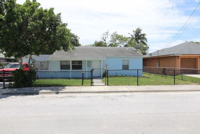 1417 W 32nd Street, Riviera Beach, FL 33404