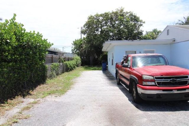 1417 W 32nd Street, Riviera Beach, FL 33404