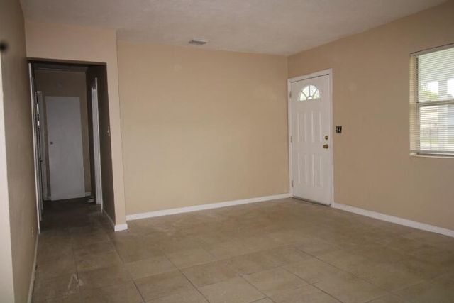 1417 W 32nd Street, Riviera Beach, FL 33404