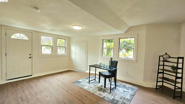 1404 Pine St, Martinez, CA 94553