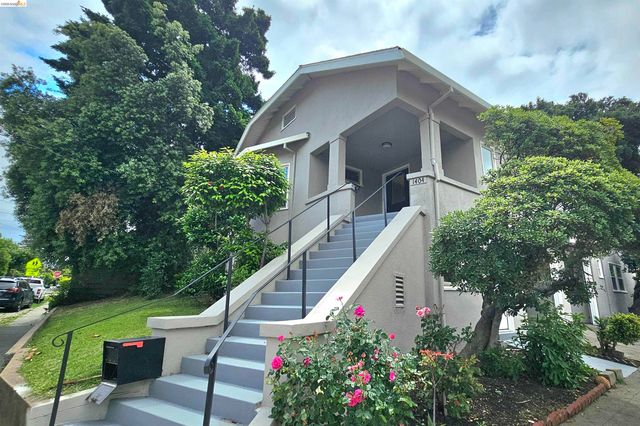 1404 Pine St, Martinez, CA 94553