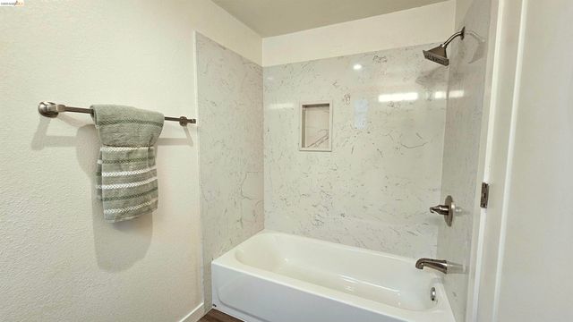 1404 Pine St, Martinez, CA 94553