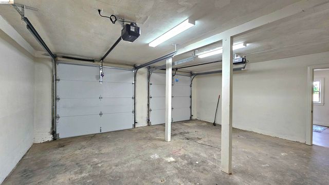 1404 Pine St, Martinez, CA 94553