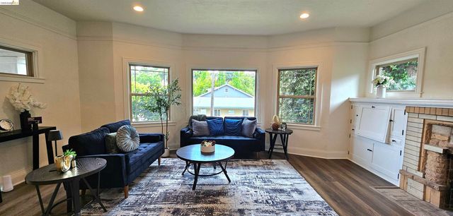 1404 Pine St, Martinez, CA 94553