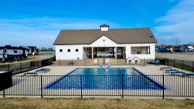 6084 Peninsula Road, Kerens, TX 75144