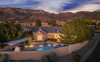 6505 Alpine Trail Street NE, Albuquerque, NM 87111