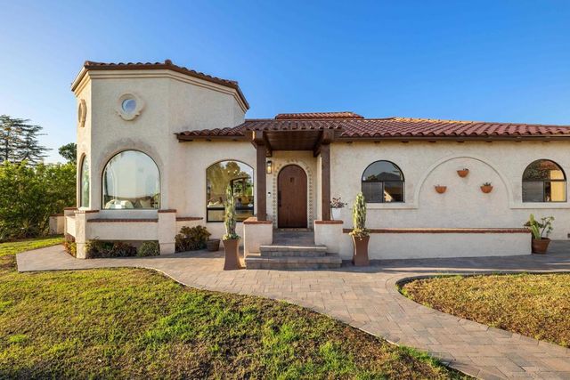 4557 Mayapan Dr, La Mesa, CA 91941