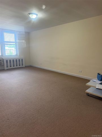 67-41 Burns Street 417, Forest Hills, NY 11375