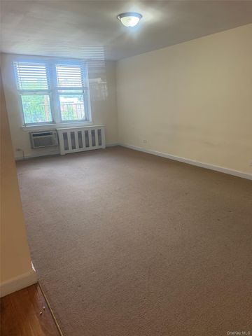 67-41 Burns Street 417, Forest Hills, NY 11375