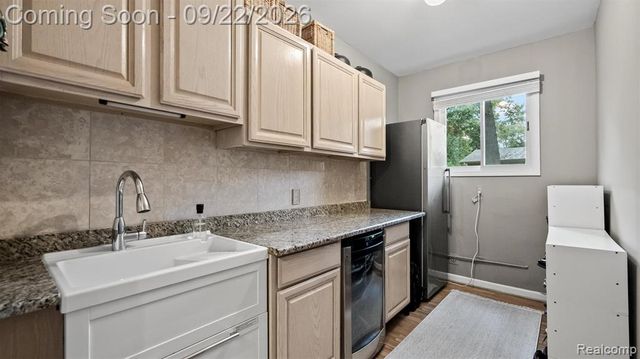 3188 Park Forest Drive, West Bloomfield, MI 48324