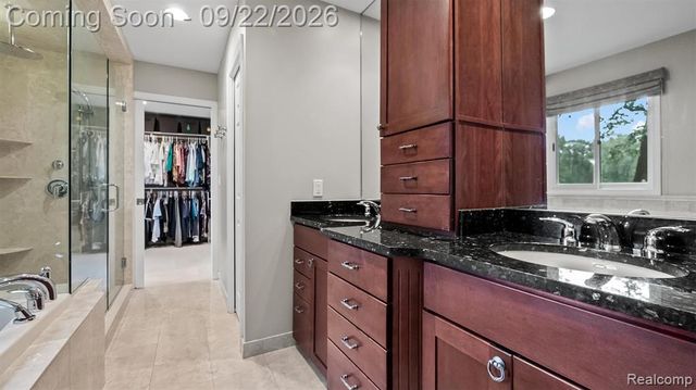 3188 Park Forest Drive, West Bloomfield, MI 48324