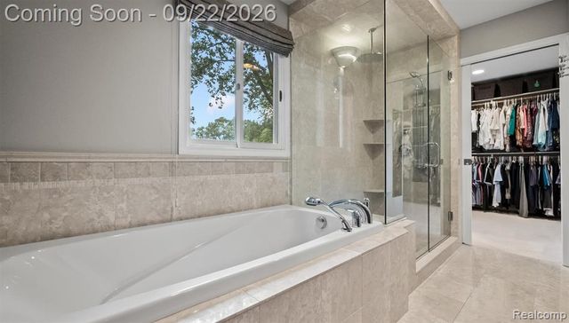 3188 Park Forest Drive, West Bloomfield, MI 48324