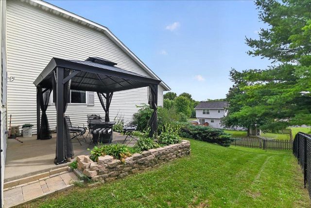 423 Sunset Drive, Poynette, WI 53955