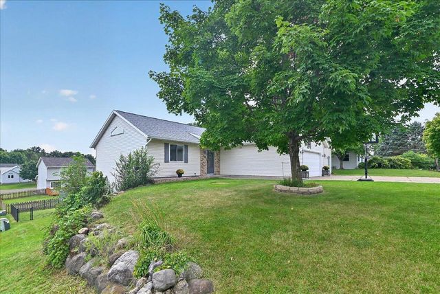 423 Sunset Drive, Poynette, WI 53955