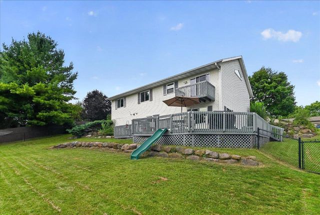 423 Sunset Drive, Poynette, WI 53955