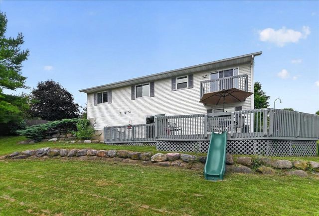 423 Sunset Drive, Poynette, WI 53955