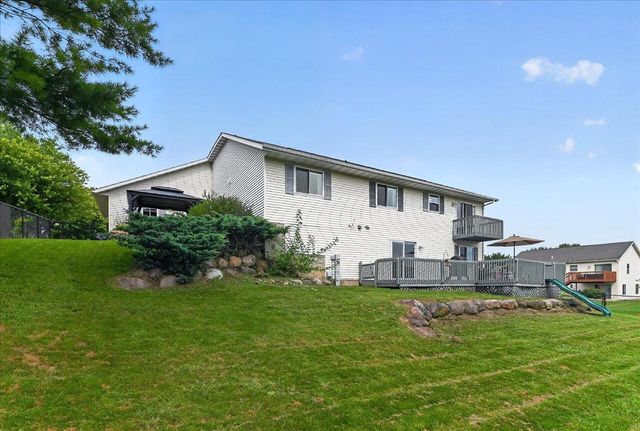 423 Sunset Drive, Poynette, WI 53955