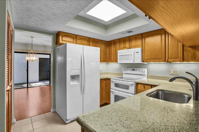 7905 LUXBURY PLACE, Tampa, FL 33614