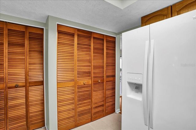 7905 LUXBURY PLACE, Tampa, FL 33614