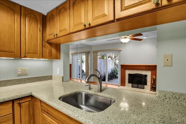 7905 LUXBURY PLACE, Tampa, FL 33614