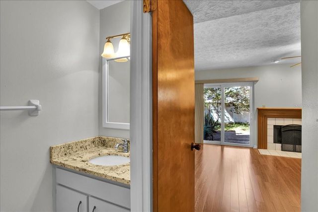 7905 LUXBURY PLACE, Tampa, FL 33614