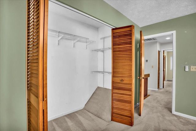 7905 LUXBURY PLACE, Tampa, FL 33614